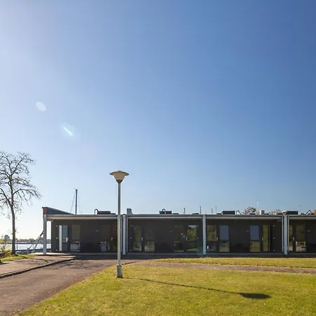 斯米蒂尼游艇俱乐部酒店 酒店