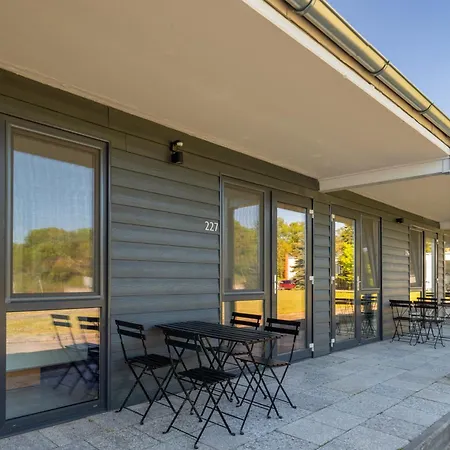 Smiltynes Jachtklubas Hotel 3*