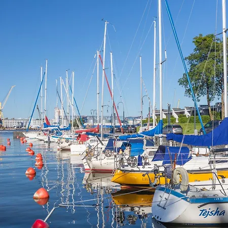 斯米蒂尼游艇俱乐部酒店 3* 克莱佩达