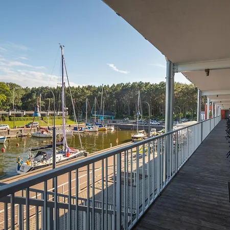 斯米蒂尼游艇俱乐部酒店 3* 克莱佩达