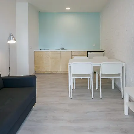 斯米蒂尼游艇俱乐部酒店 3*