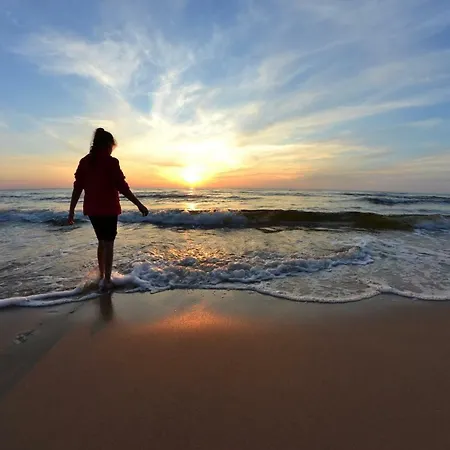 斯米蒂尼游艇俱乐部酒店 3*