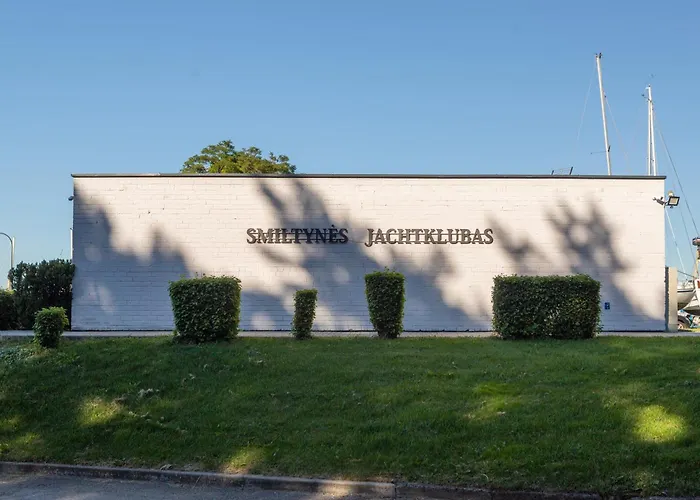 Smiltynes Jachtklubas Hotel 3*