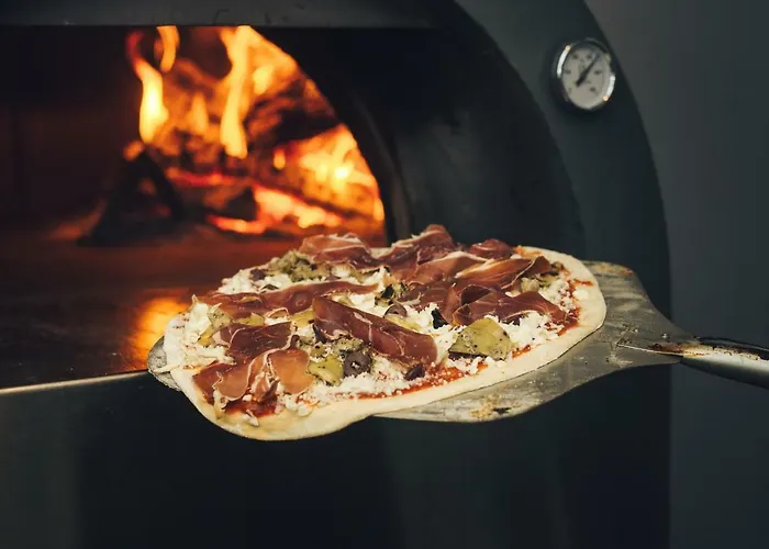 Smiltynes Jachtklubas Hotel 3*